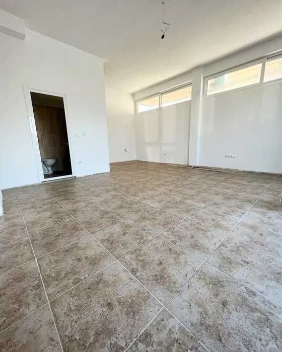 Продава се Офис в Царево - 43 кв.м за 989 €/кв.м - Снимка #3