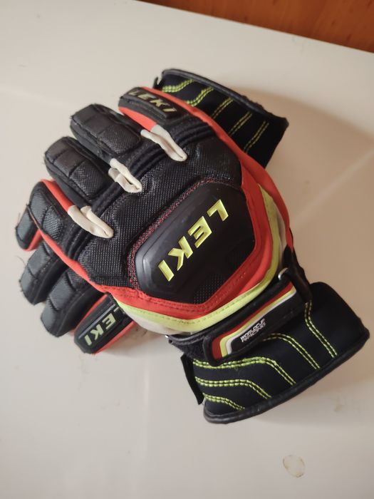 Leki ски ръкавици детски състезателни и мъжки скандинавско ходене