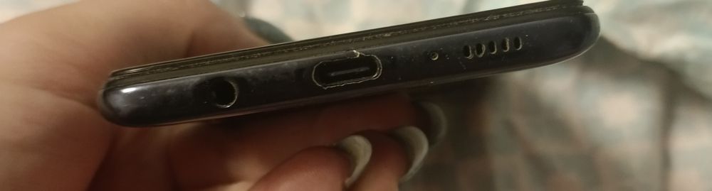 Продам телефон Самсунг А51