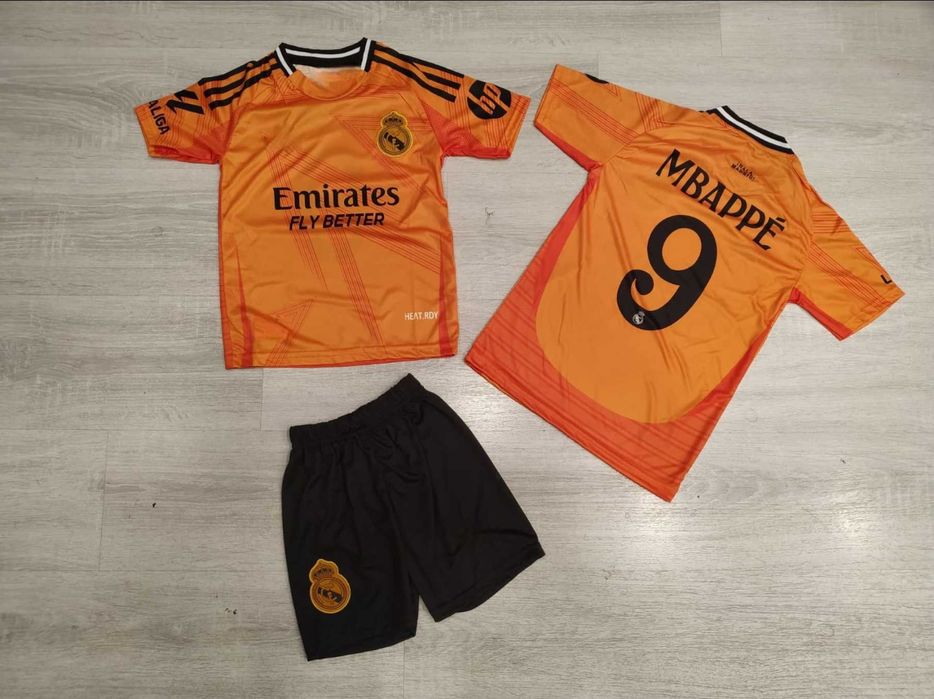 Екип мбапе Оранжев Гостуващ Реал мадрид Резервен Екип 2025 Mbappe 9