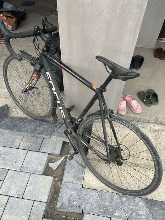 Bicicletă de șosea Focus Izalco Race – cadru carbon, mărime 54