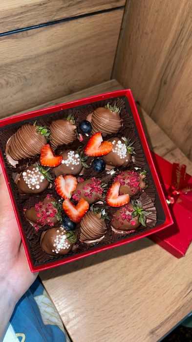 Shokoladli qulupnay.  Шоколадный клубника. EʼTIBOR BERING!