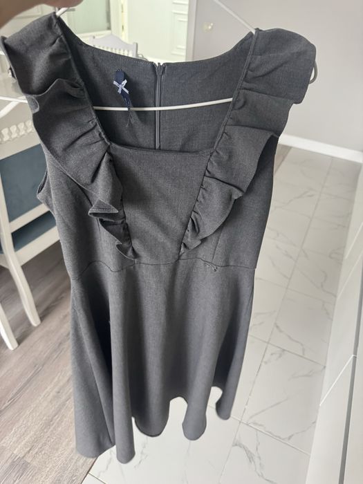 Продам школьный сарафан