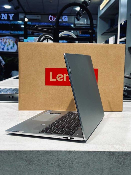 Lenovo Ideapad Core 7 150U 8/512 16'0 WUXGA Ips