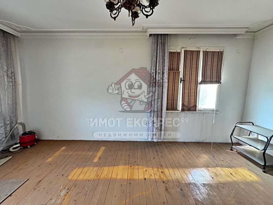 Продава се Многостаен апартамент в Асеновград - 145 кв.м за 725 €/кв.м - Снимка #2