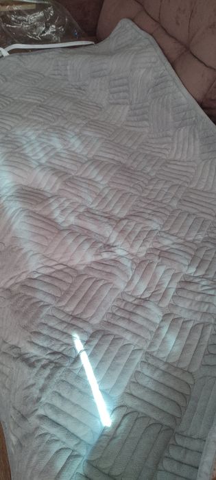 Накидка, плед на диван.