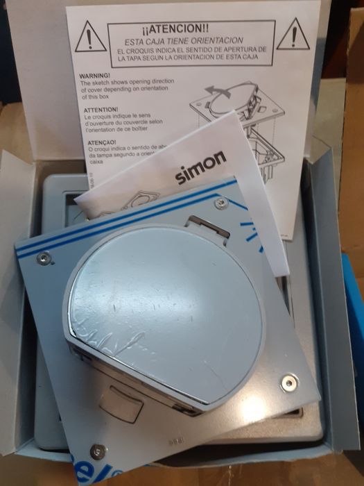 Напольная розетка