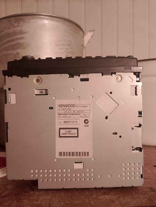 Продам магнитолу Kenwood