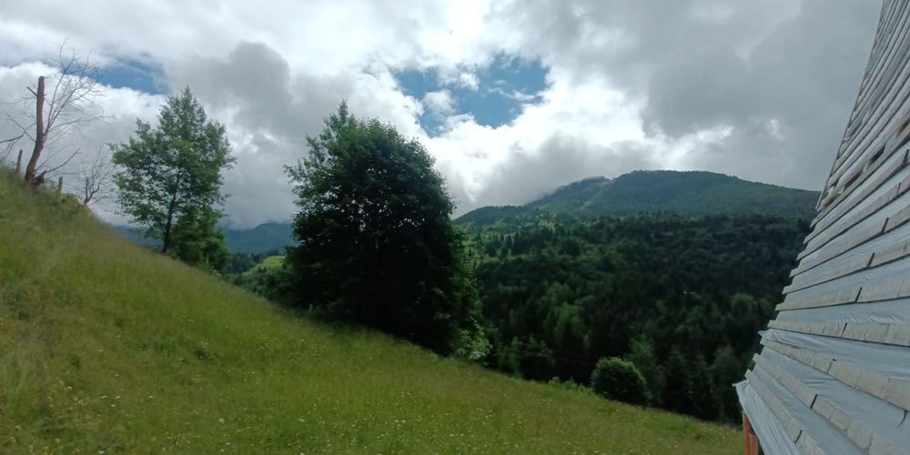 teren intravilan 25_ari  stațiune Borșa . schimb cu auto