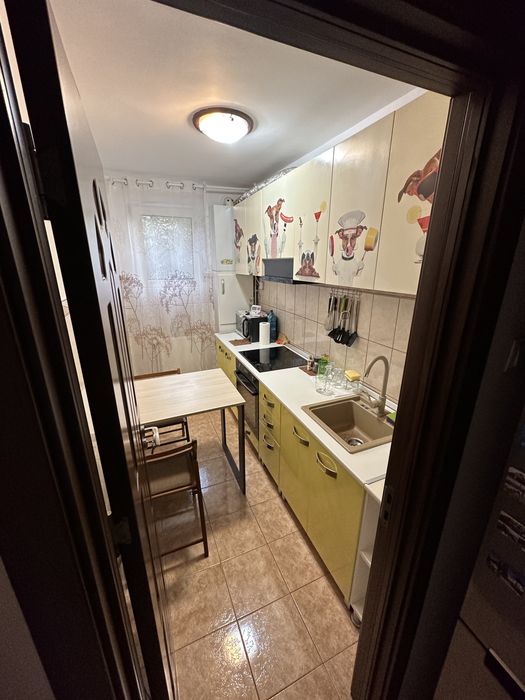 Proprietar inchiriez apartament 3 camere mobilat-utilat complet