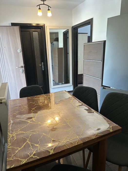 Închiriez apartament 2 camere pozitie centrala cu 2 camere mobilat și utilat