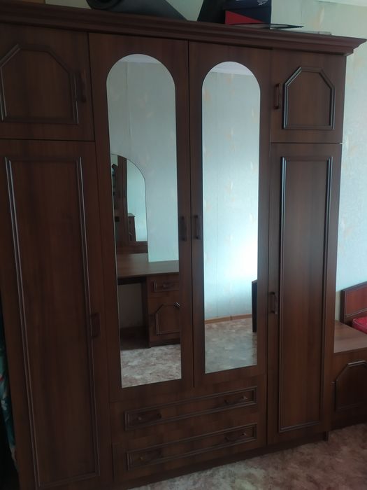 Спальный гарнитур