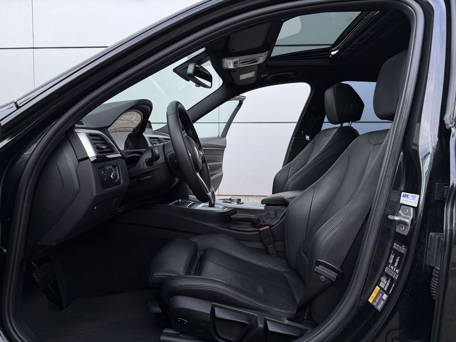 Bmw Seria 3 / 330e / M-paket / 252 CP