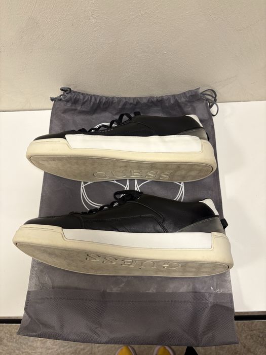 Кожени кецове Guess