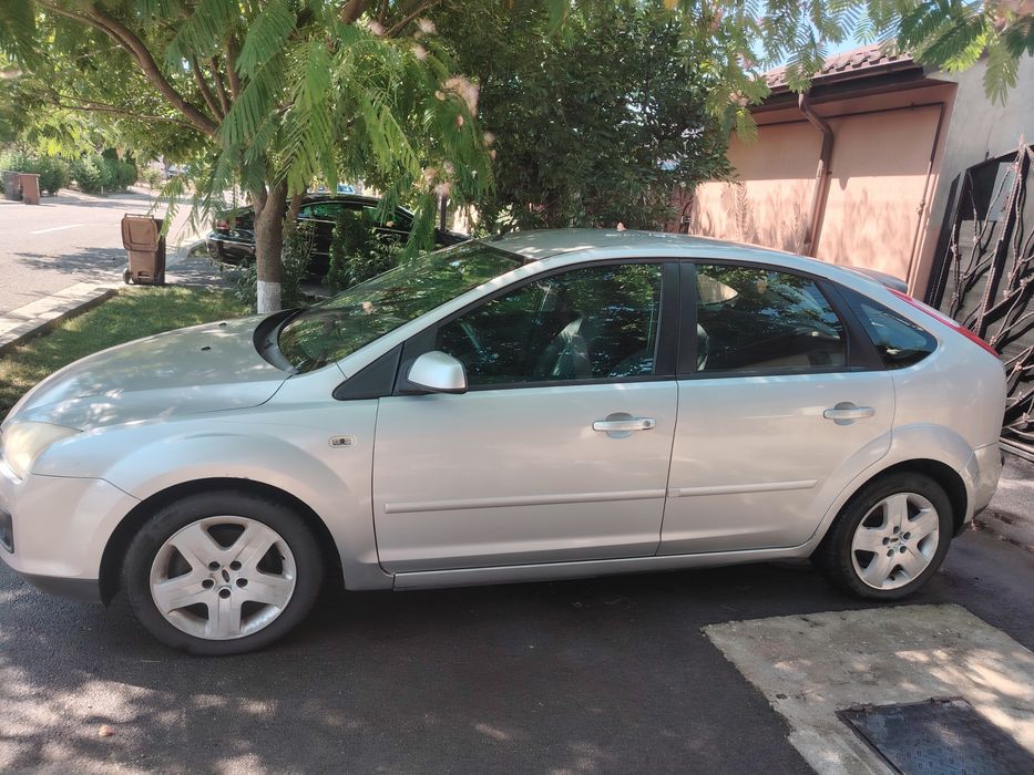 Ford focus 2  1.6 tdci  5500 ron. Investit în ea sau dezmembrat
