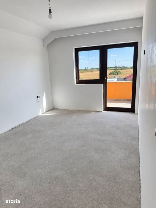 Casa Individuală în Dragsina -250mp /850mp teren - 2 garaje Comision 0