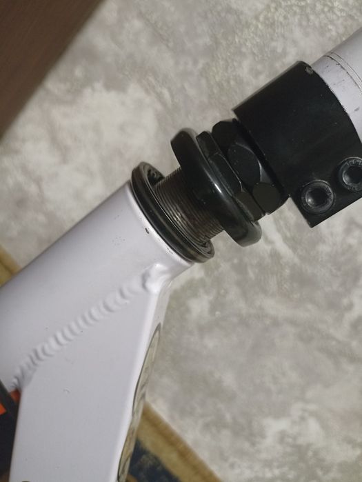 Продам складной самокат для подростков и взрослых, с дефектом.