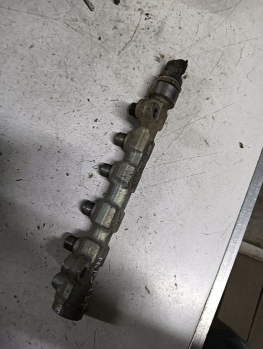 Rampa Injectoare Renault Master Ii Box Fd 1998 - >, Box Oem 8200754773