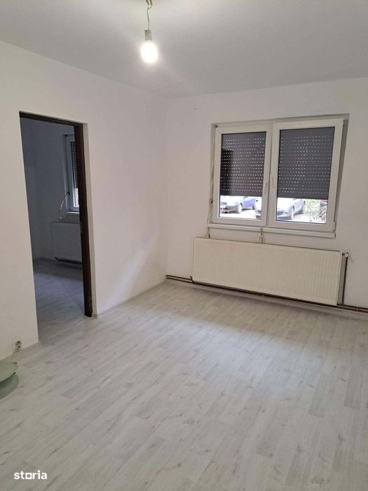 Apartament 2 camere , Ozana , M15 , parter , 46.000 euro neg.