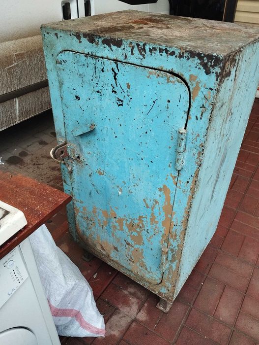 Сейф шкаф металлический