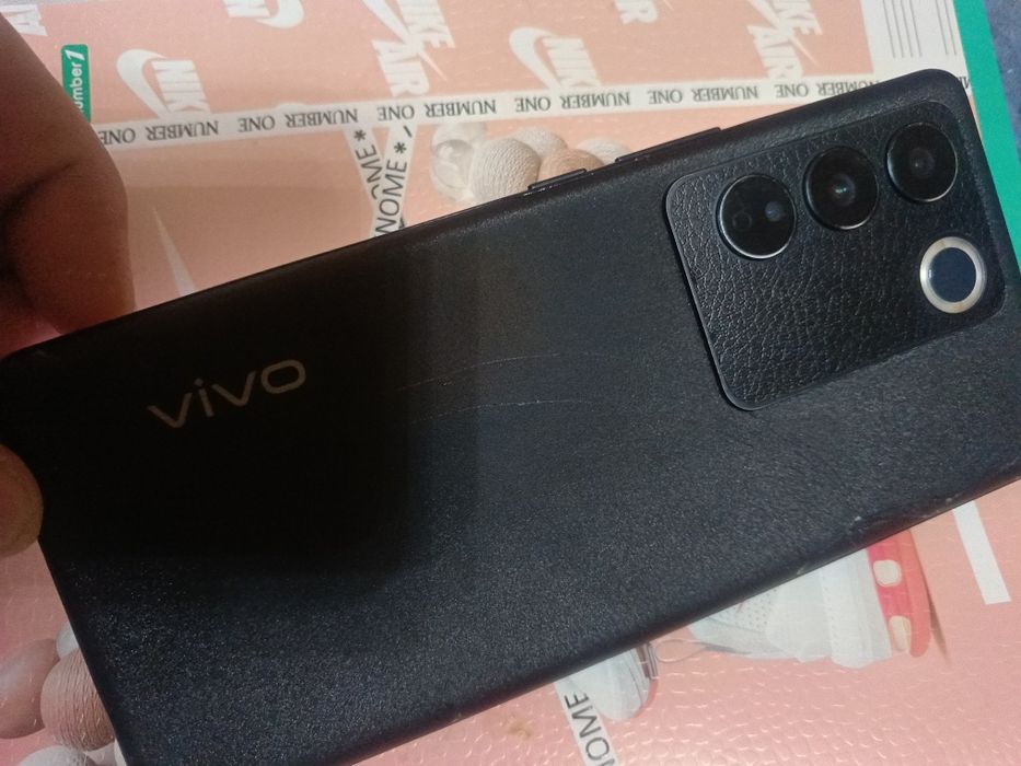 Vivo v27 12+8 soriladi
