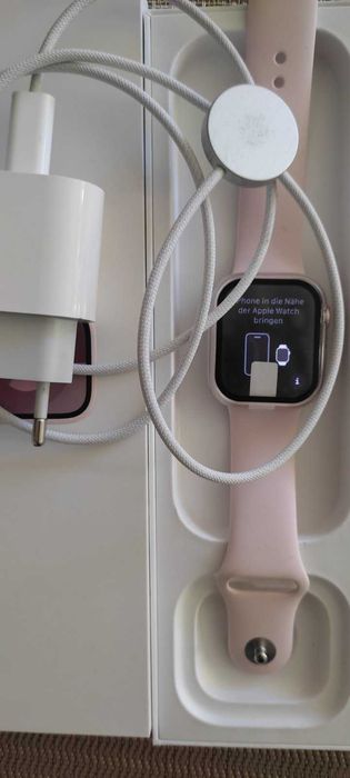 Смарт часовник Apple Watch 9, 41 мм - НОВ. GPS