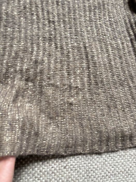 Pulover cu lana si fir metalic auriu