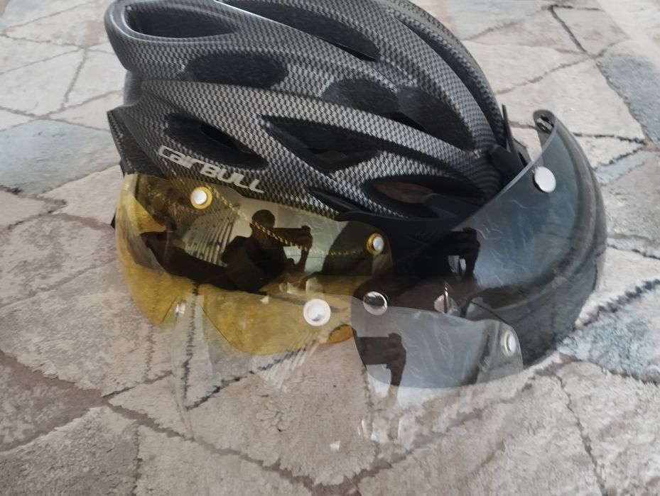 Продам вело шлем