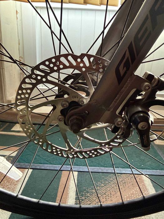 Велосипед для езды по шоссе Giern