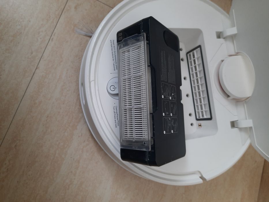 Vând aspirator Xiaomi S10