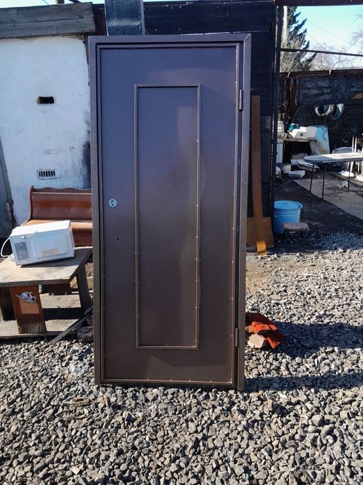 Железные двери и решетки