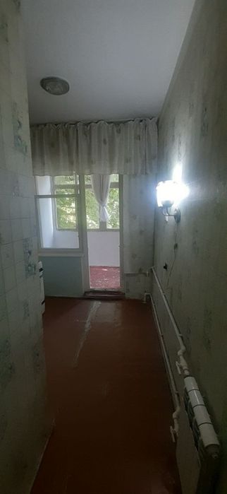 Продаётся 2/2/4 на м-в Феруза. Двухкомнатная.