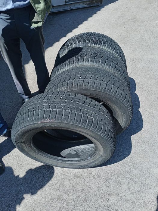 Продам резину Зима липучки