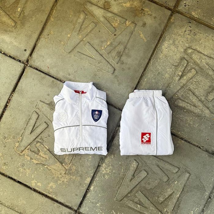 Комплет supreme нови