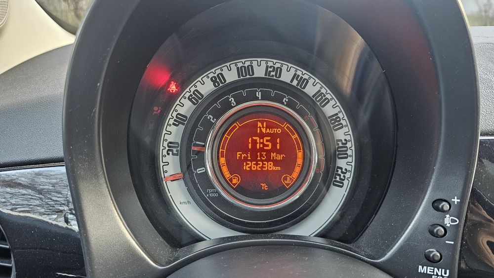 Fiat 500 Automat – Interior Piele Roșie – Look Abarth