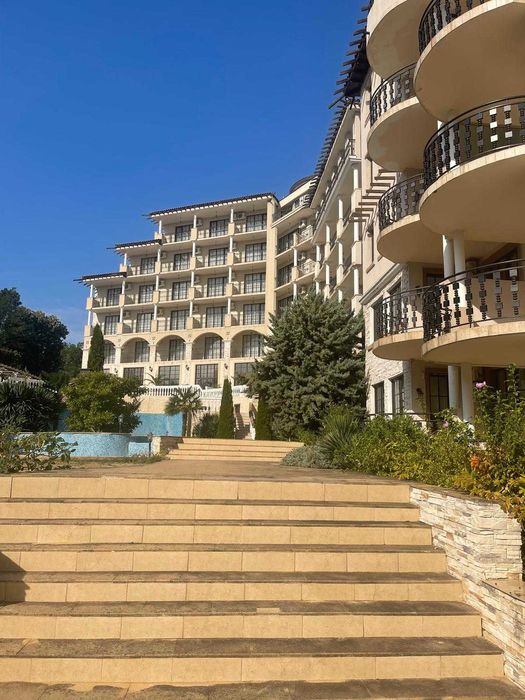 Продава се Двустаен апартамент в Обзор - 74 кв.м за 1284 €/кв.м - Снимка #1