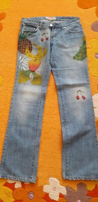 Blugi deosebiti ,colorati