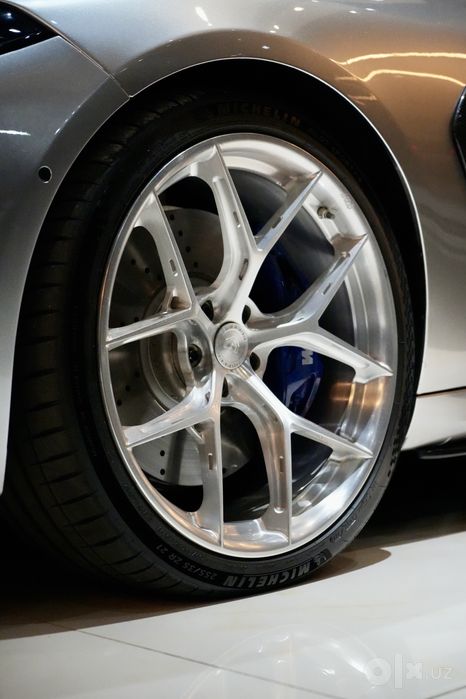 BMW M850i 2025 kraskasi toza