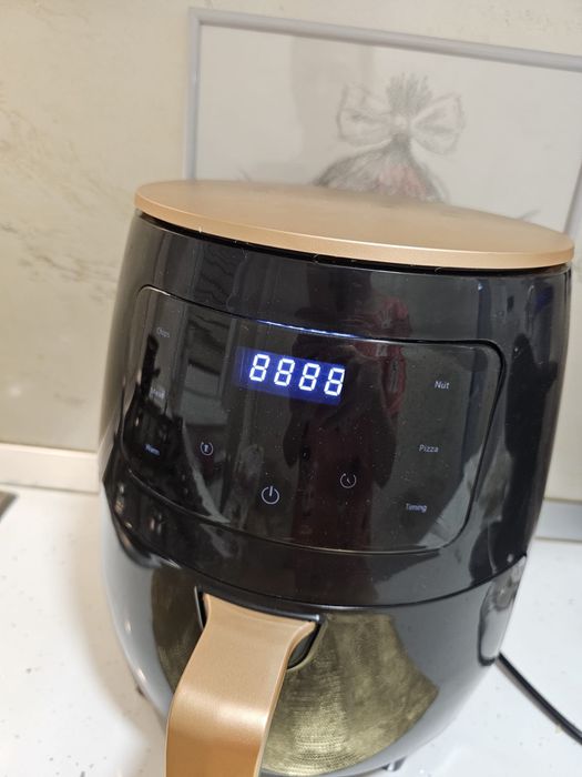 Friteuza airfryer cu aer cald
