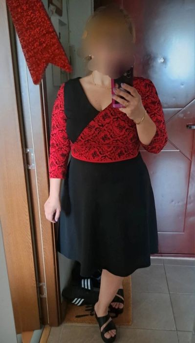 Rochie groasa, ideala pentru masa de craciun