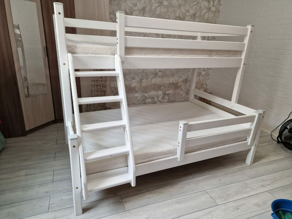 Двухэтажная детская кровать
