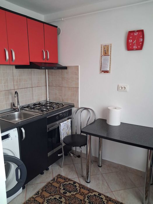 Inchiriez apartament