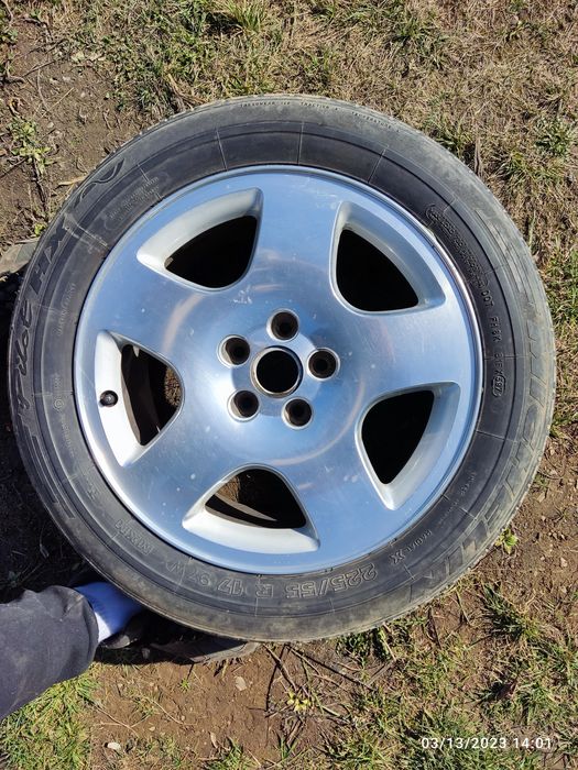 Vând 5 roti la preț de jante. Jante originale din alu AUDI R17 5X112