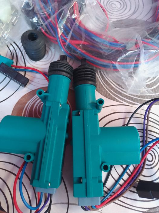 Închidere centralizată Piranyacar pt 2 uși