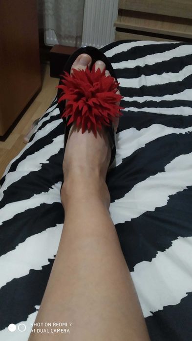 papuci dama cu floare