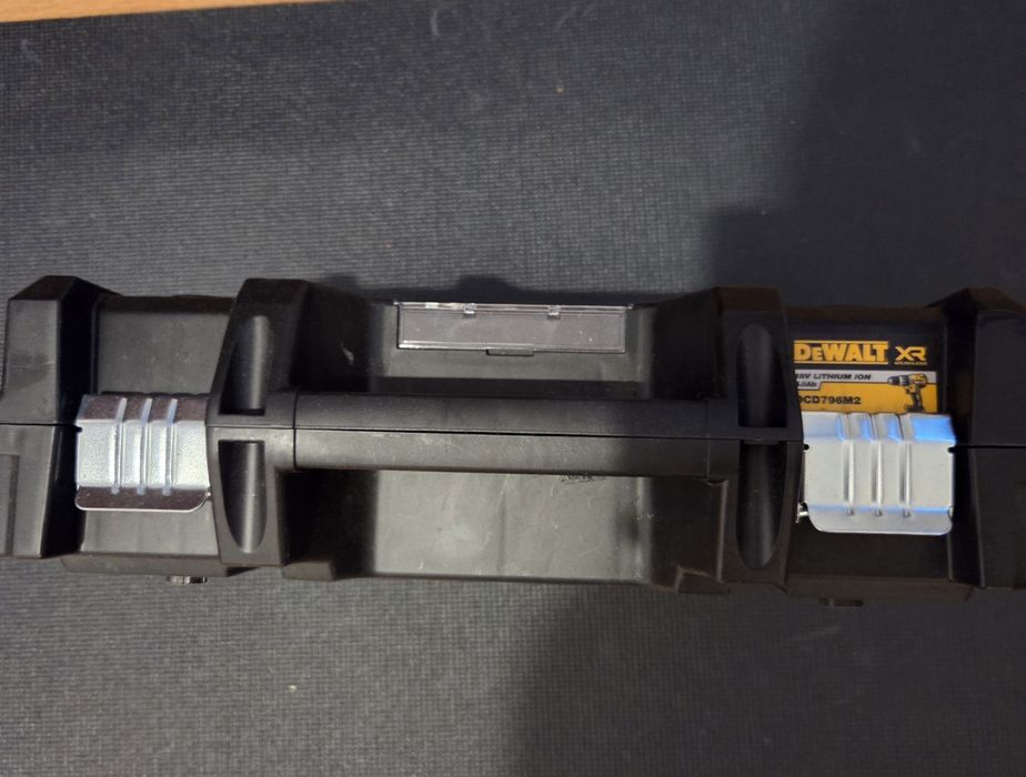 Bormasina Dewalt DCD 796