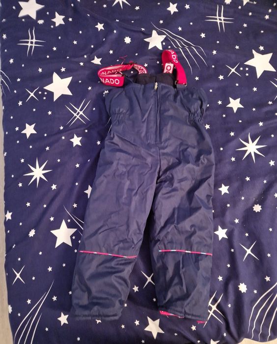 Costum şi  combinezon săniuş  pentru fetițe