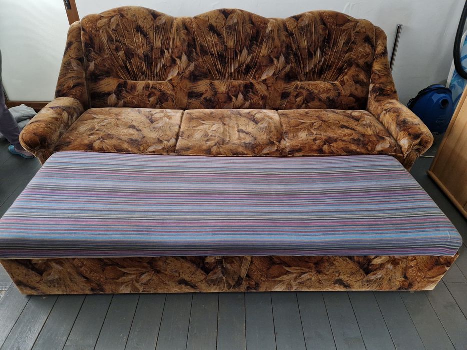 Vand Boltari 15/60 cm tigla si cuie de 80 si 90mm plys canapea extensibila 2xfotolii si un biroua
