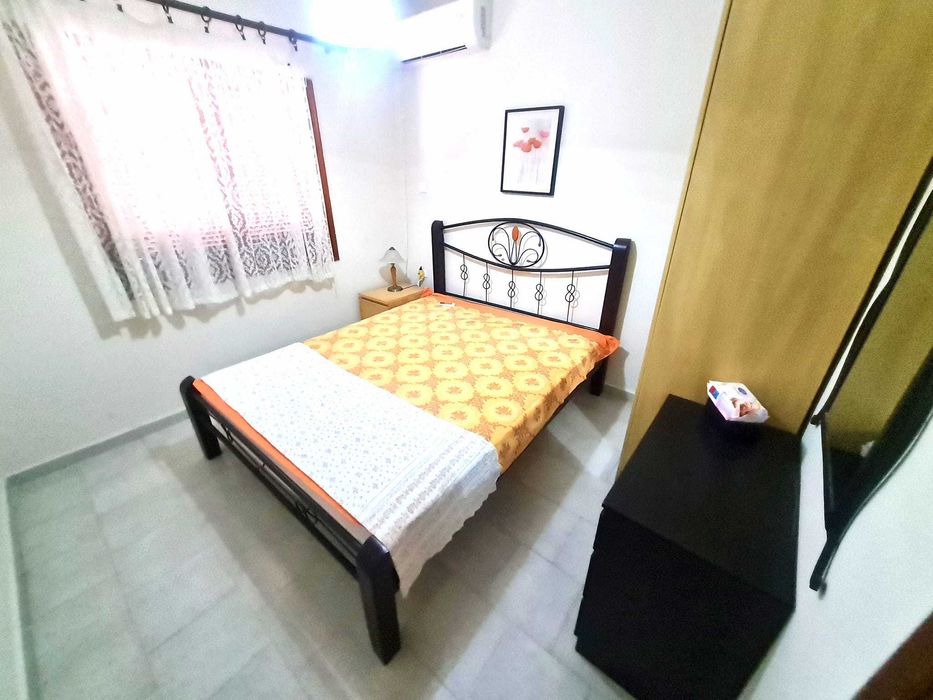 Продава с площ 85 м2 и двор 508 м2 в Паралия Врасна, Гърция