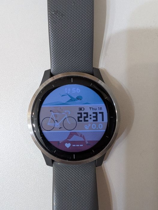 Часовник Garmin Vivoactive 4